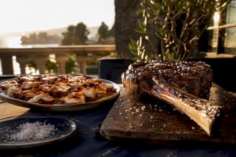 Tomahawk en Barcelona: dónde comer carne y marisco en Poblenou