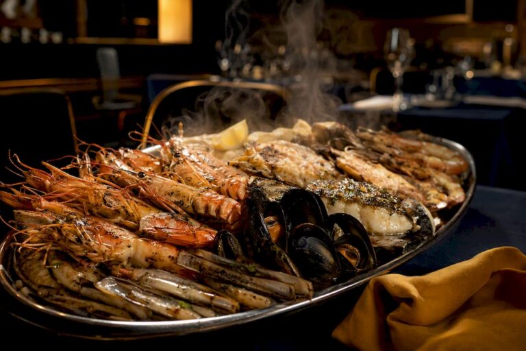Dónde comer la mejor parrillada de marisco en Barcelona